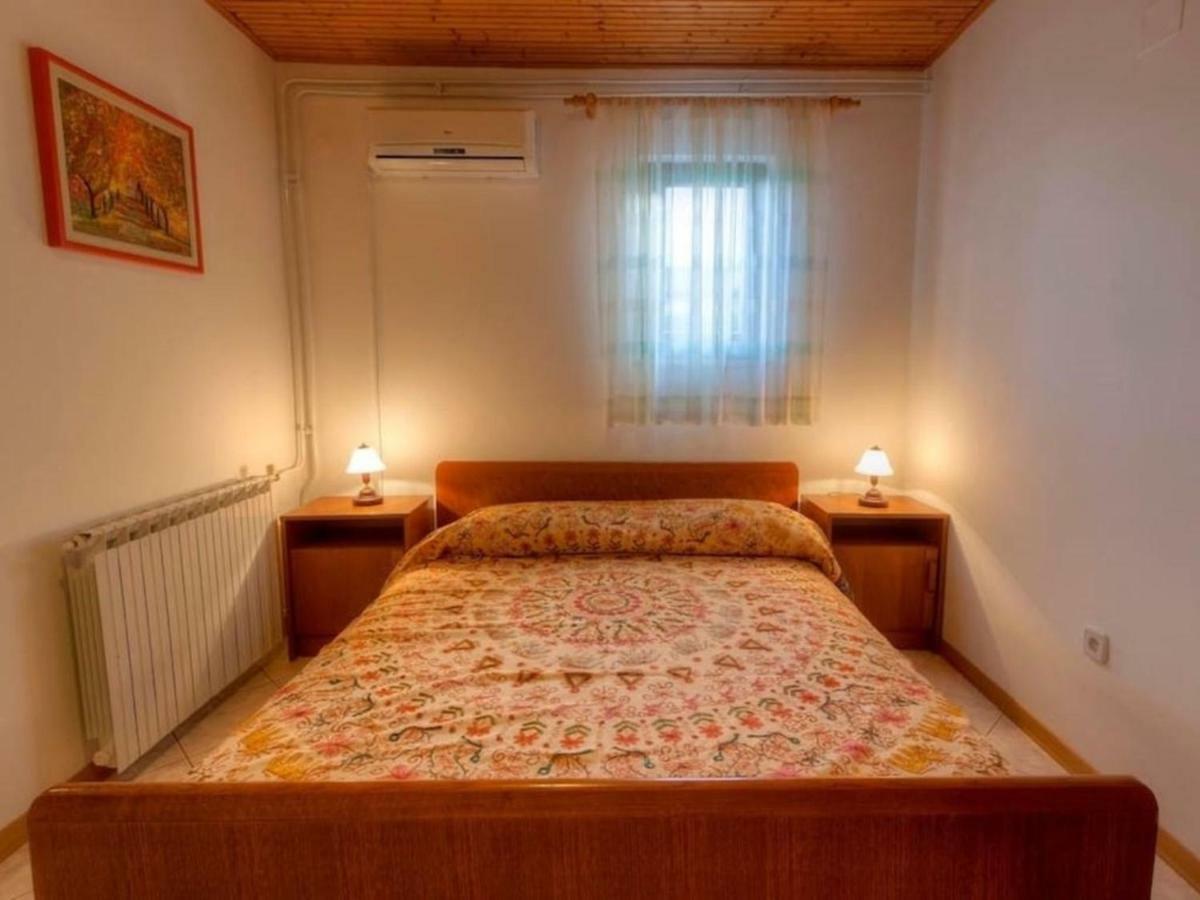 Apartments Grozdanic 法扎纳 外观 照片