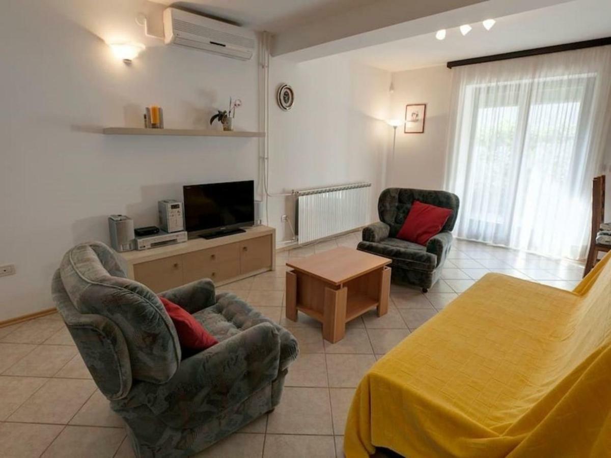 Apartments Grozdanic 法扎纳 外观 照片